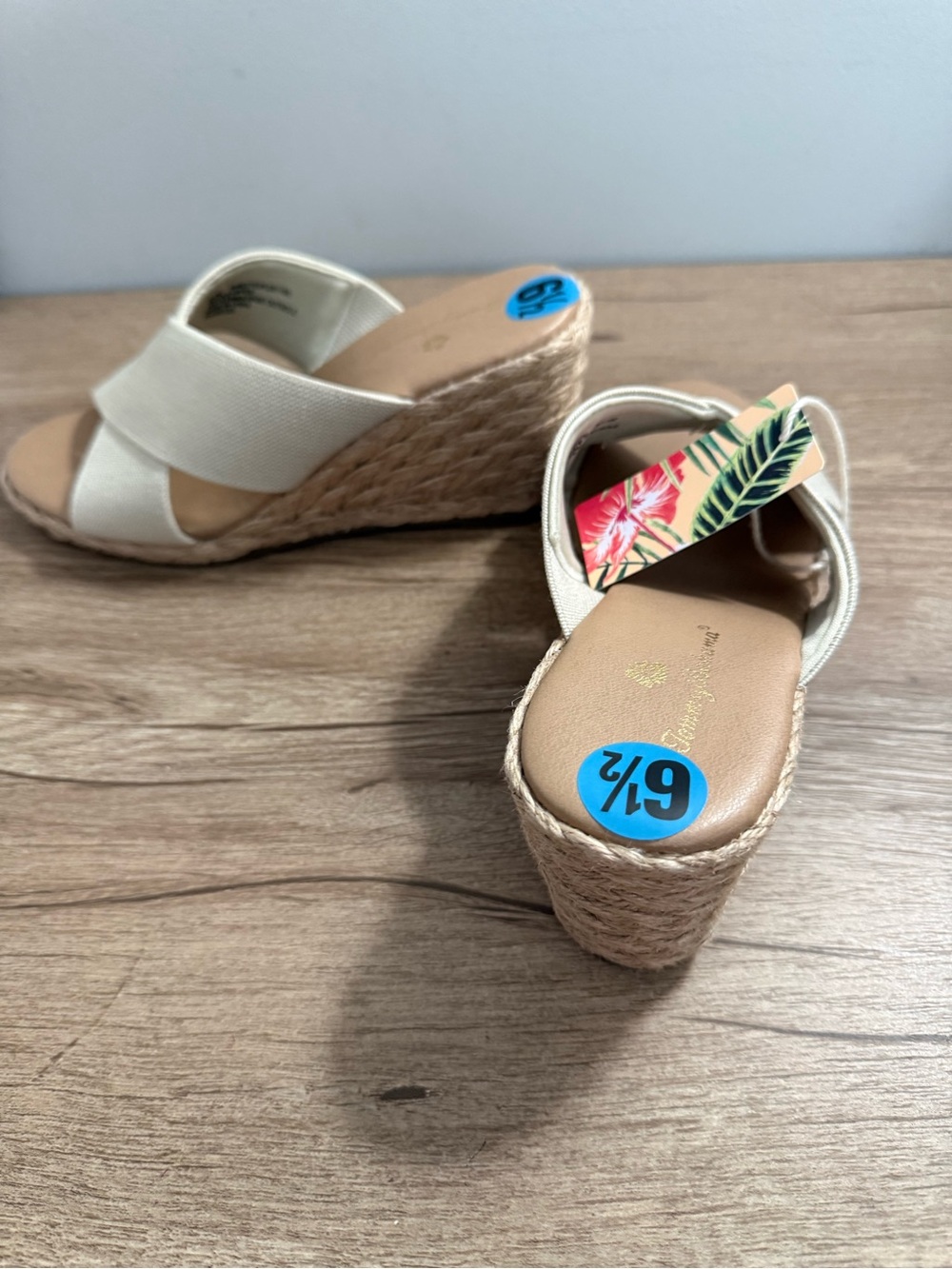 Tommy Bahama Cream Crossband Espadrille Slides, 6.5 & 8, NWT - Picture 4 of 8